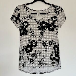 White House Black Market Black and White Floral Tee